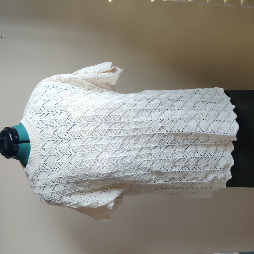 Vintage short sleeve cream knit lace sweater 100